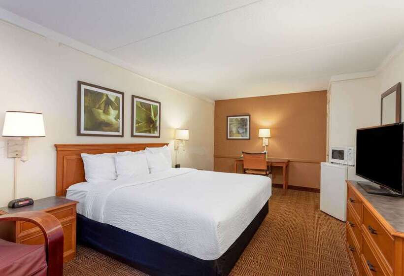 هتل La Quinta Inn By Wyndham Huntsville Research Park