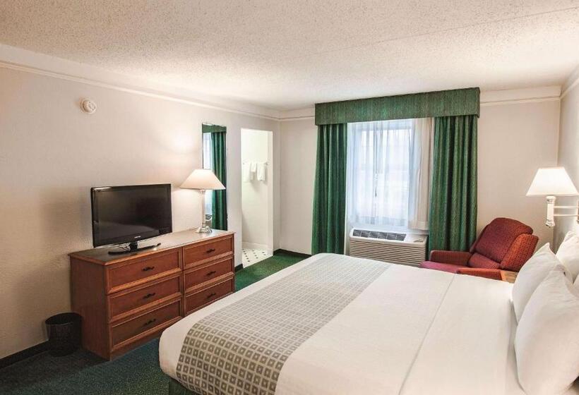 בית מלון כפרי La Quinta Inn By Wyndham Indianapolis Airport Lynhurst