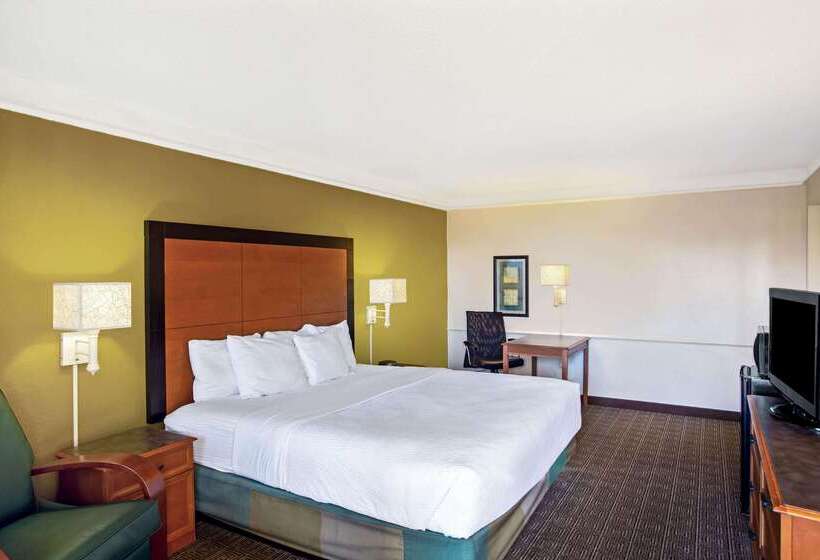 هتل La Quinta Inn By Wyndham Killeen  Fort Hood