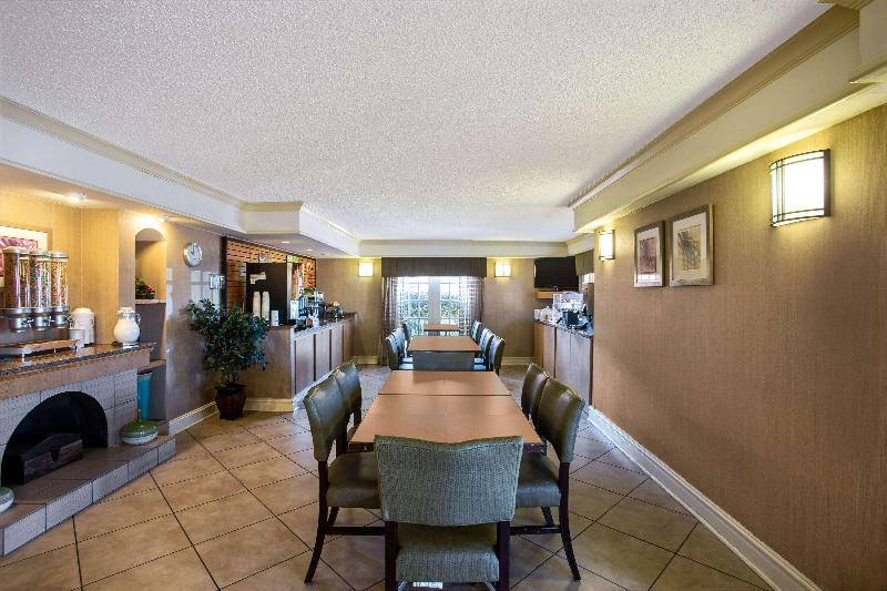 هتل La Quinta Inn By Wyndham Killeen  Fort Hood