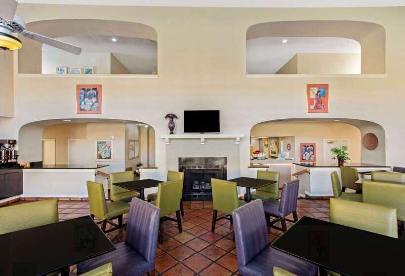 هتل La Quinta Inn By Wyndham Las Cruces Mesilla Valley