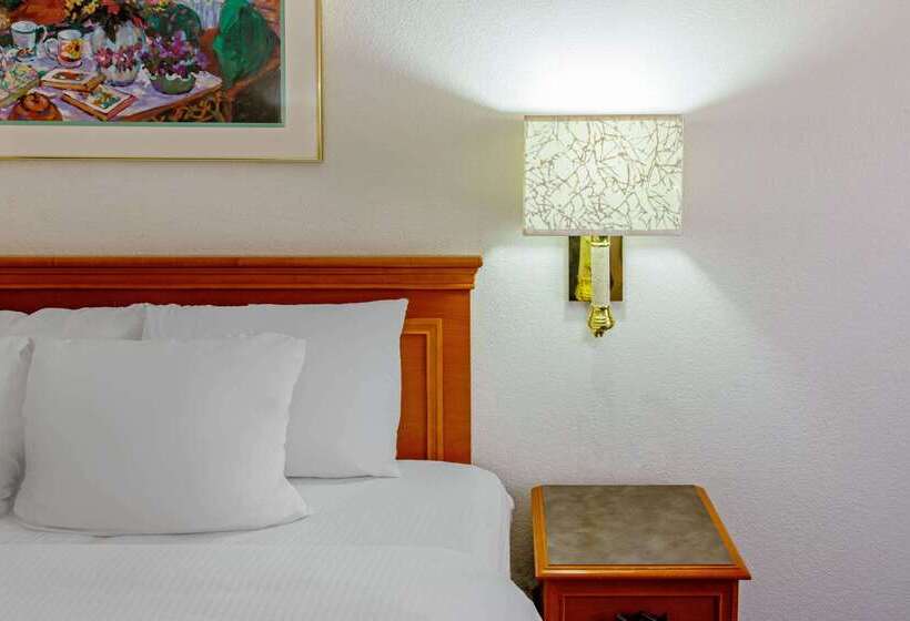 هتل La Quinta Inn By Wyndham Las Cruces Mesilla Valley