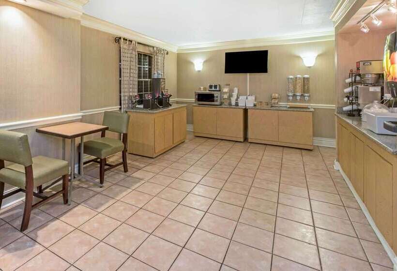 فندق La Quinta Inn By Wyndham New Orleans Causeway