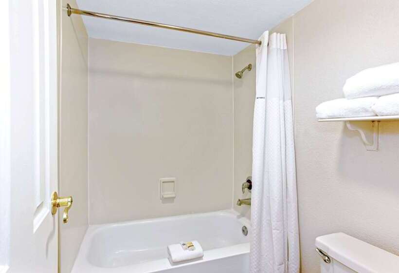 فندق La Quinta Inn By Wyndham Orlando Airport West