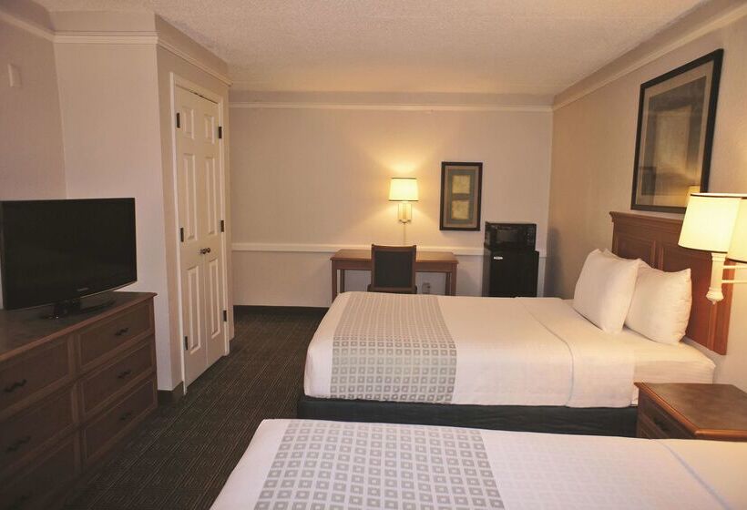 בית מלון כפרי La Quinta Inn By Wyndham Tallahassee North