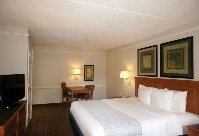 בית מלון כפרי La Quinta Inn By Wyndham Tallahassee North