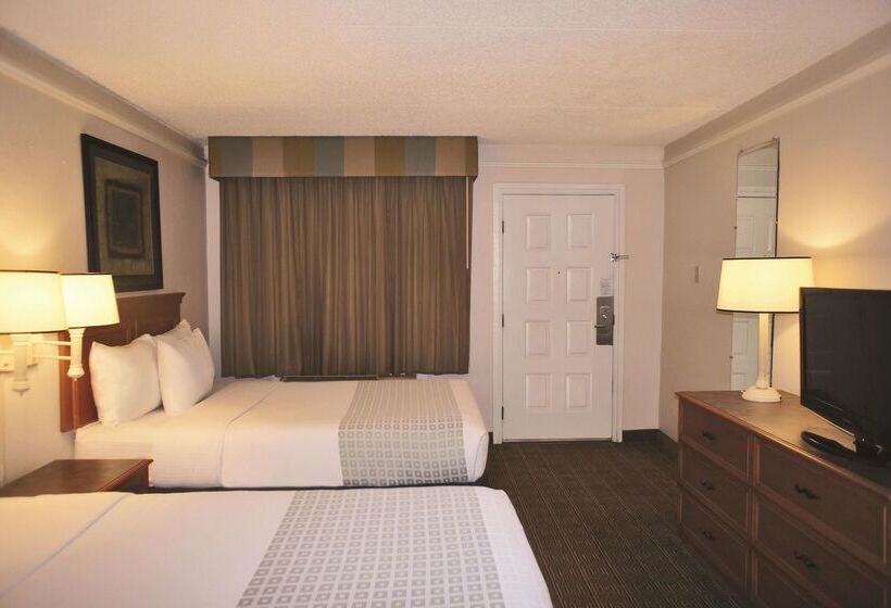 בית מלון כפרי La Quinta Inn By Wyndham Tallahassee North