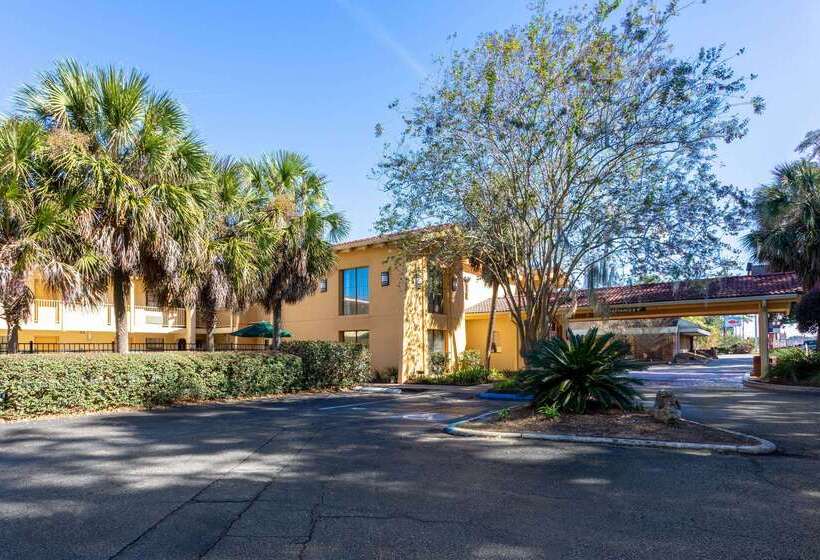 בית מלון כפרי La Quinta Inn By Wyndham Tallahassee North