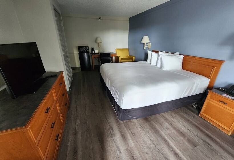 Отель La Quinta Inn By Wyndham Tampa Bay Pinellas Park Clearwater