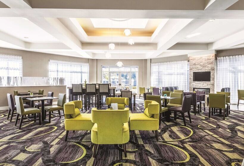 هتل La Quinta By Wyndham Alexandria Airport