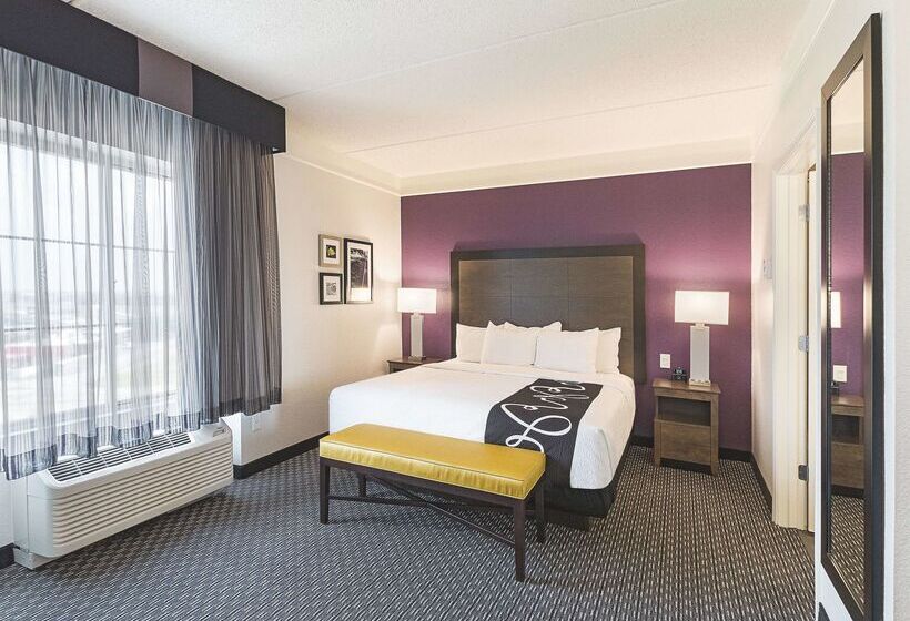 هتل La Quinta By Wyndham Arlington North 6 Flags Dr