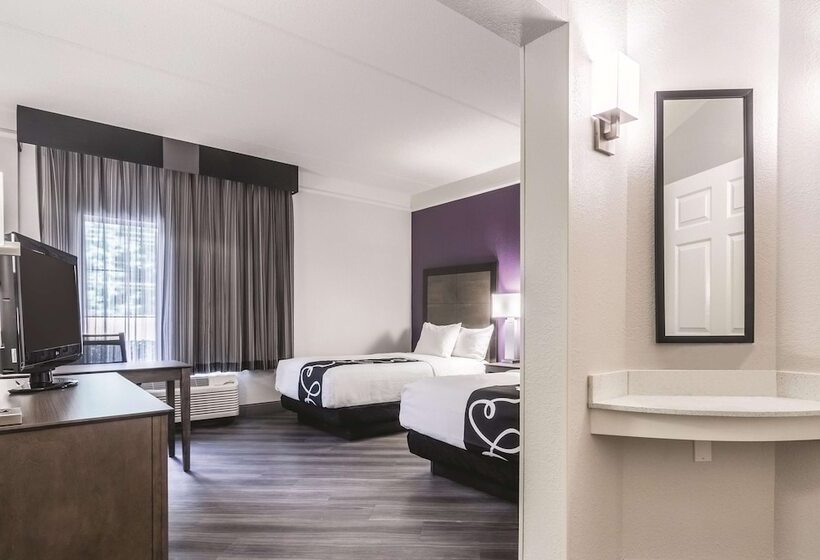 هتل La Quinta Inn & Suites By Wyndham Atlanta Conyers