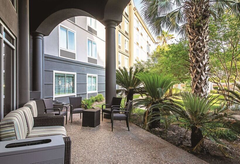 هتل La Quinta By Wyndham Austin Airport