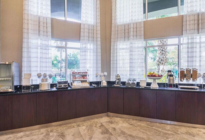 هتل La Quinta By Wyndham Austin Airport