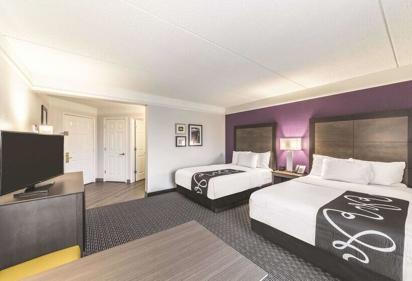هتل La Quinta By Wyndham Austin Airport