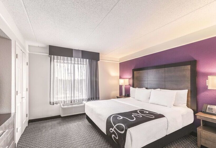 هتل La Quinta By Wyndham Austin Airport