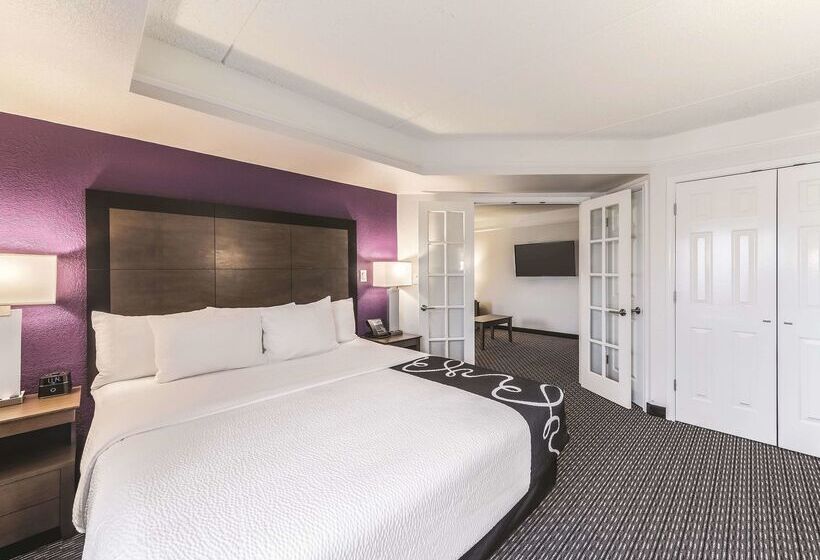 هتل La Quinta By Wyndham Austin Airport