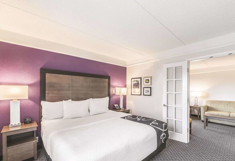 هتل La Quinta By Wyndham Austin Airport