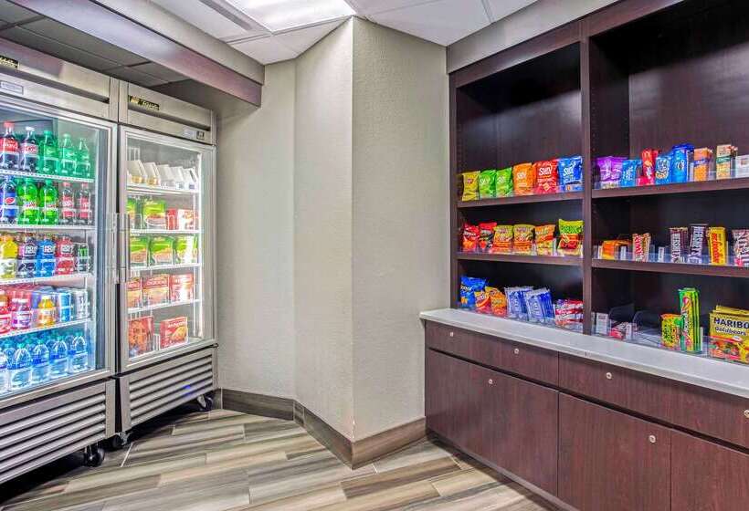 هتل La Quinta By Wyndham Birmingham Homewood