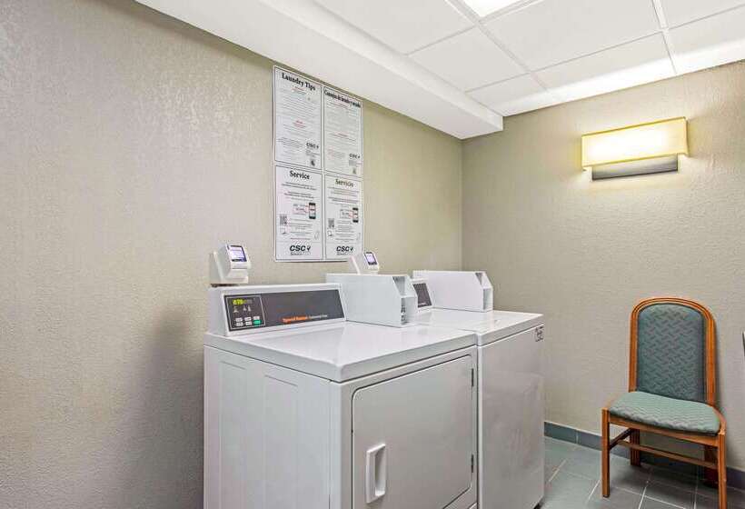 هتل La Quinta By Wyndham Birmingham Homewood