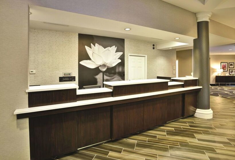 هتل La Quinta By Wyndham Birmingham Homewood