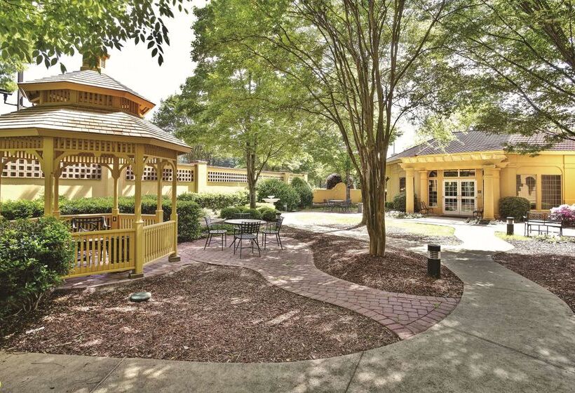 هتل La Quinta By Wyndham Birmingham Homewood