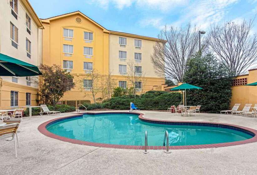 هتل La Quinta By Wyndham Birmingham Homewood