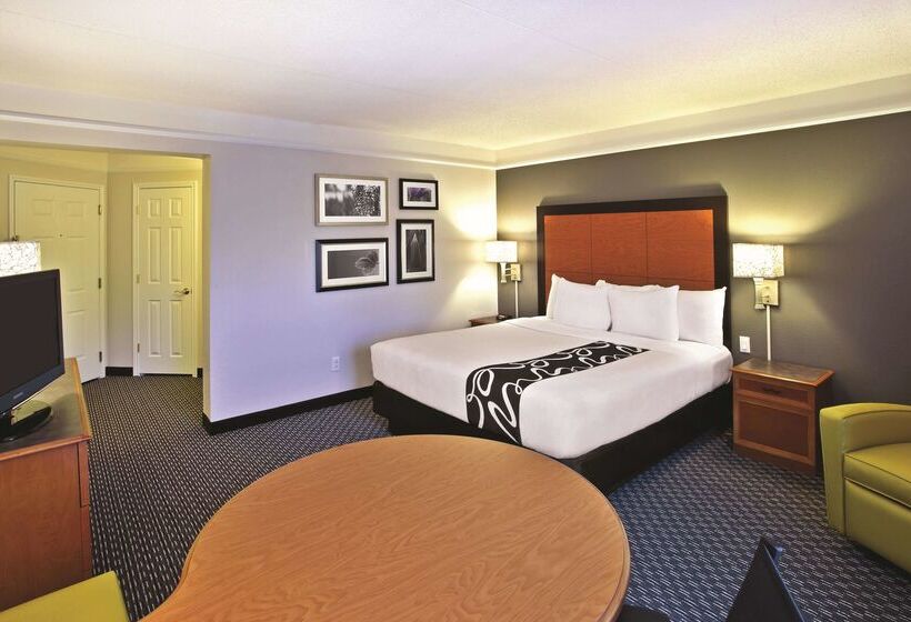 هتل La Quinta By Wyndham Birmingham Homewood
