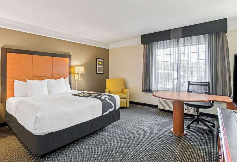 هتل La Quinta By Wyndham Birmingham Homewood