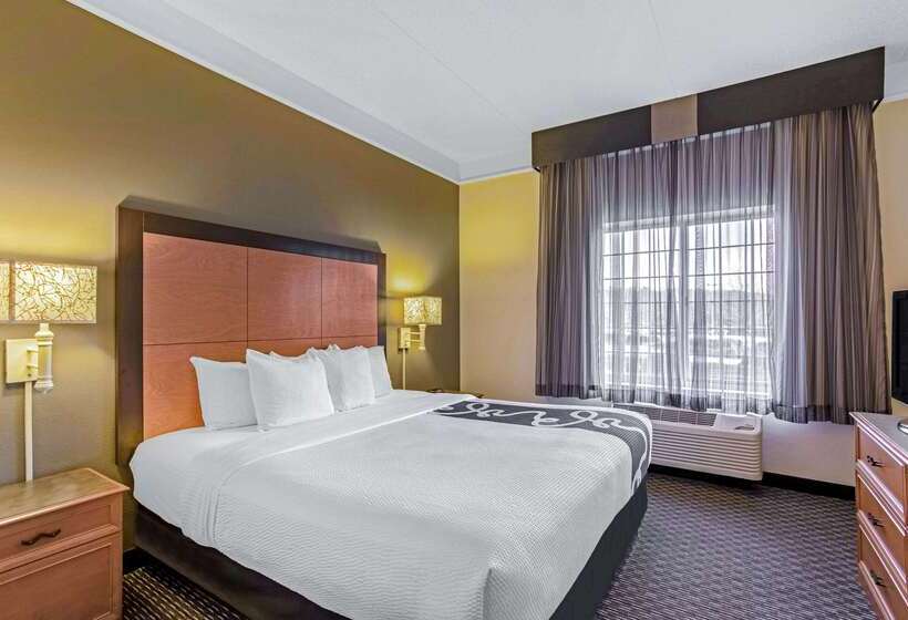 هتل La Quinta By Wyndham Birmingham Homewood