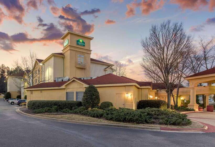 هتل La Quinta By Wyndham Birmingham Homewood
