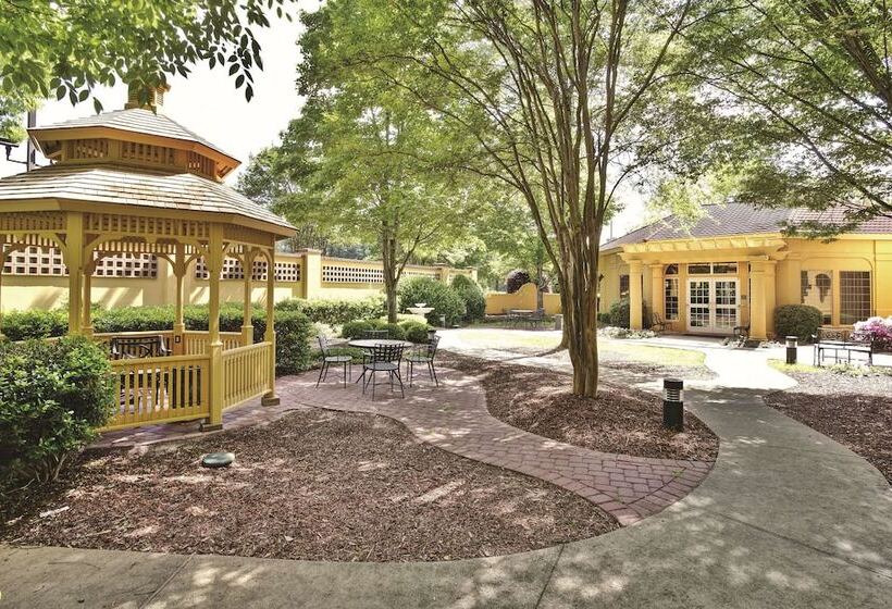 هتل La Quinta By Wyndham Birmingham Homewood