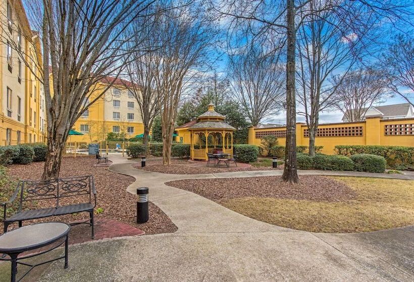 هتل La Quinta By Wyndham Birmingham Homewood