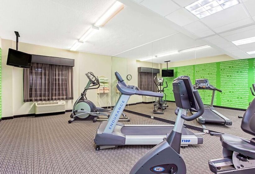هتل La Quinta By Wyndham Birmingham Homewood