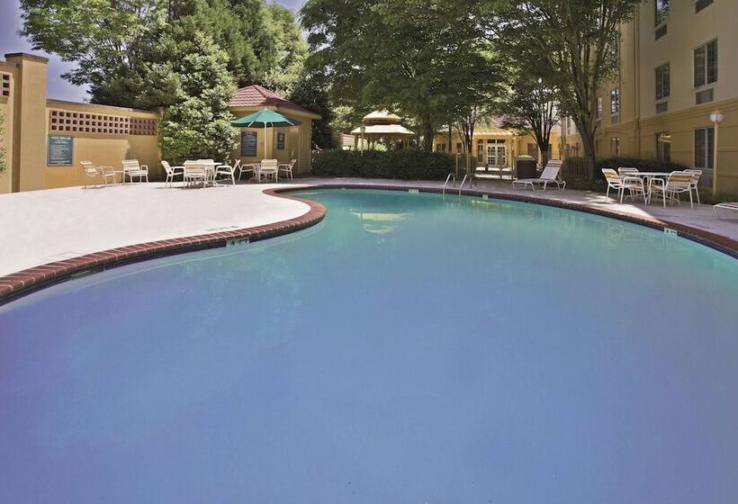 هتل La Quinta By Wyndham Birmingham Homewood