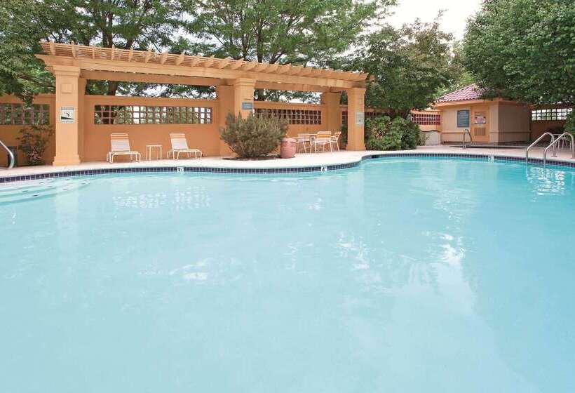 هتل La Quinta By Wyndham Colorado Springs South Airport