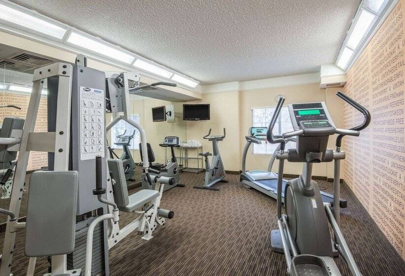 Отель La Quinta Inn & Suites By Wyndham Colorado Springs South Ap