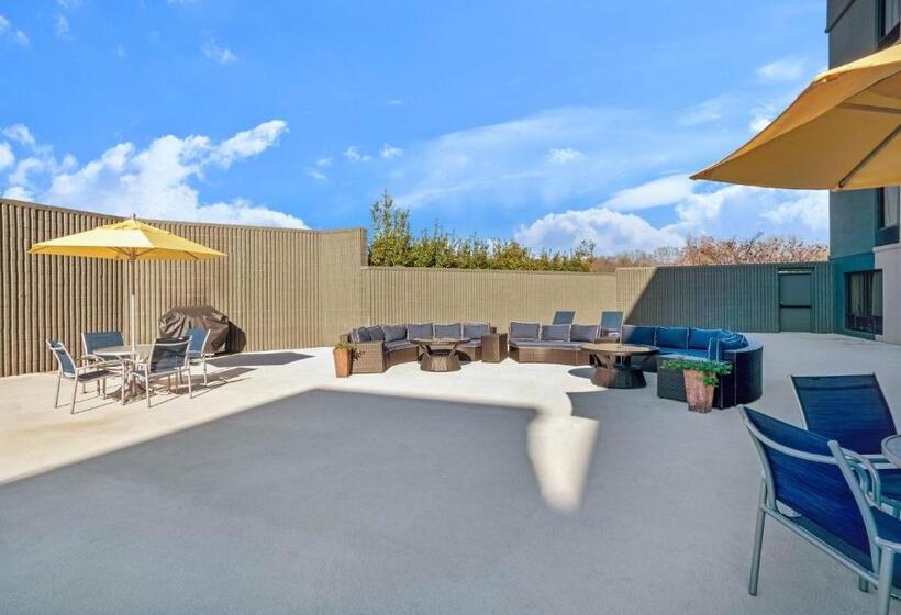 فندق La Quinta By Wyndham Columbus Ms