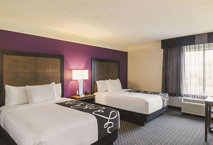 هتل La Quinta Inn & Suites By Wyndham Denver Airport Dia