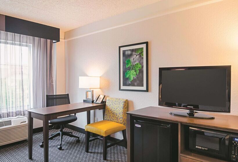هتل La Quinta By Wyndham Denver Airport Dia