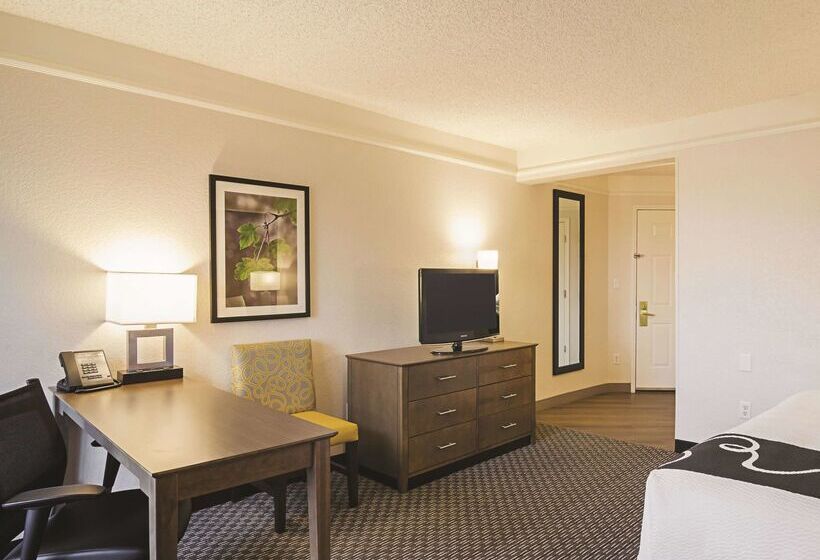 هتل La Quinta By Wyndham Denver Airport Dia