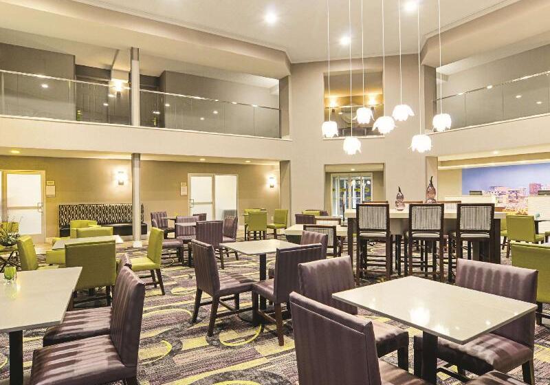 هتل La Quinta By Wyndham Denver Airport Dia