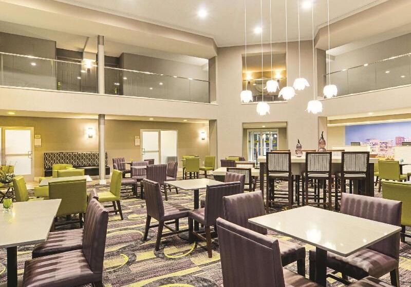 هتل La Quinta Inn & Suites By Wyndham Denver Airport Dia