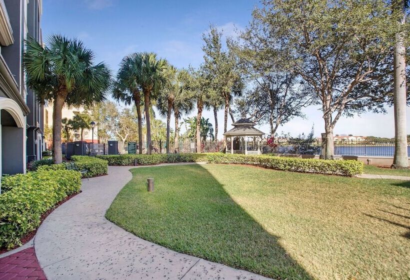 هتل La Quinta By Wyndham Ft. Lauderdale Airport