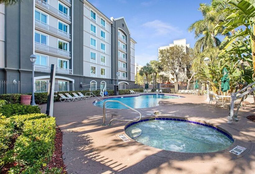 هتل La Quinta By Wyndham Ft. Lauderdale Airport