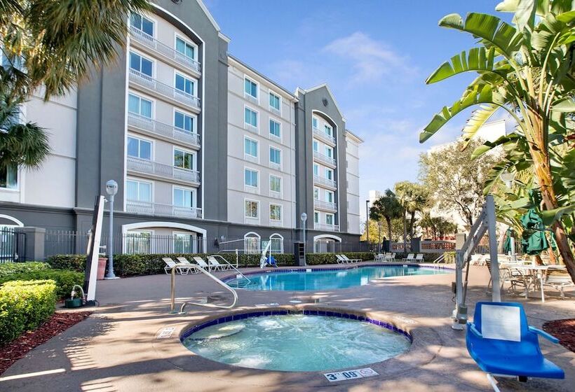 هتل La Quinta By Wyndham Ft. Lauderdale Airport