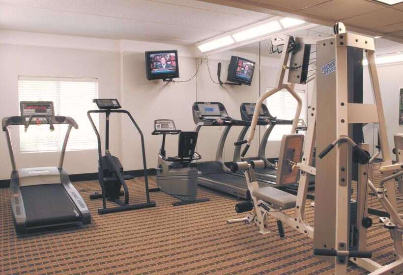 هتل La Quinta Inn & Suites By Wyndham Houston Bush Iah South