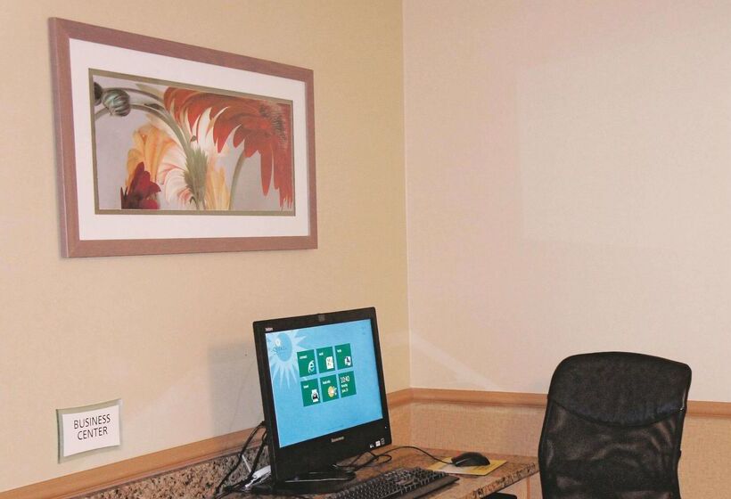هتل La Quinta Inn & Suites By Wyndham Houston Bush Iah South