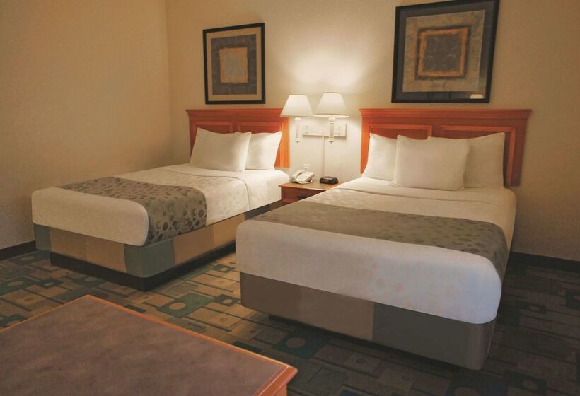 هتل La Quinta Inn & Suites By Wyndham Houston Bush Iah South