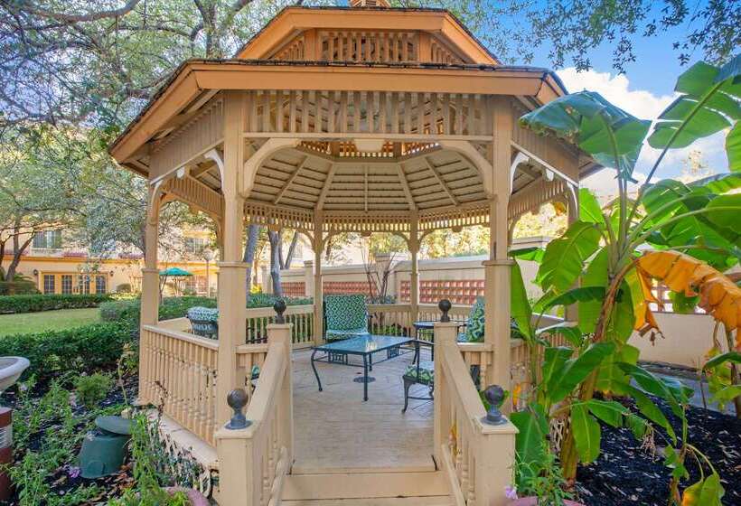 هتل La Quinta By Wyndham Houston Galleria Area